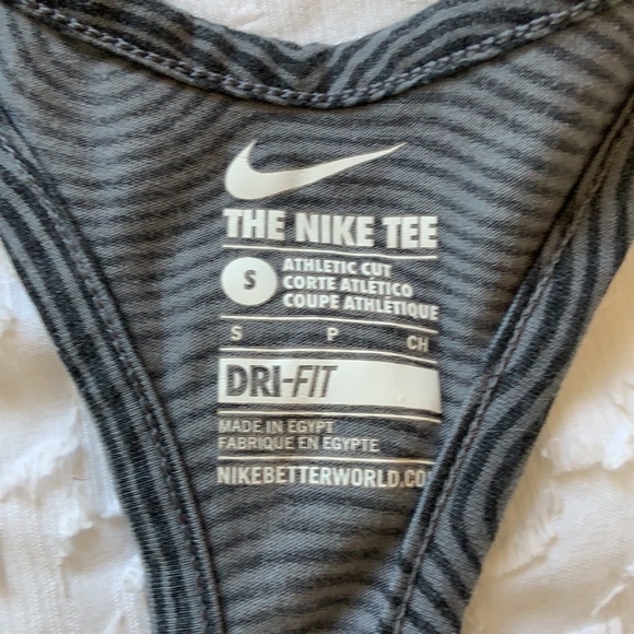 Dri Fit Nike Tanks - Picture 2 of 3